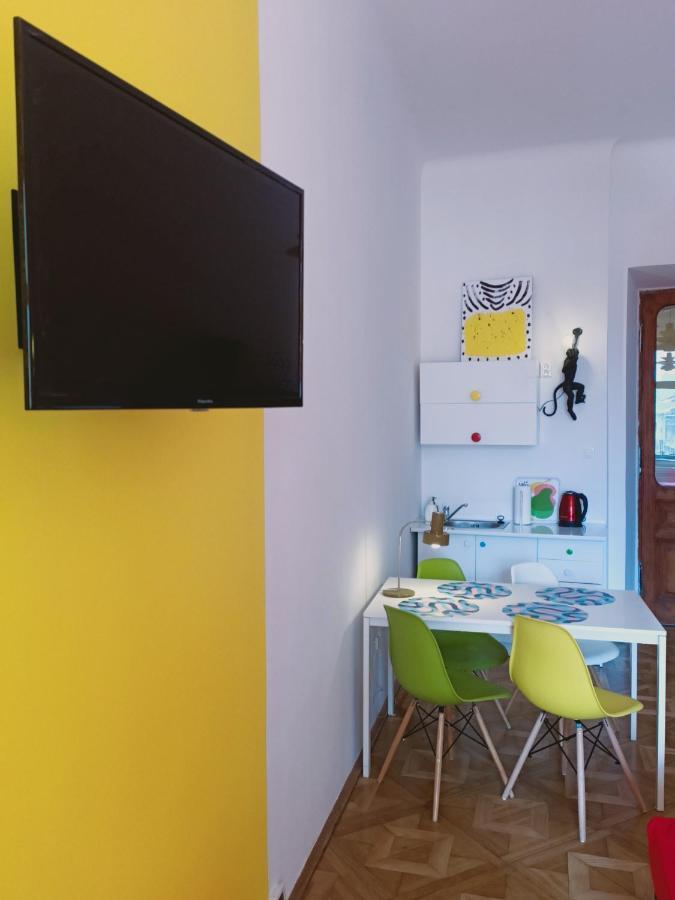 View To The Cracow Basic Apartment Krakow Exterior photo