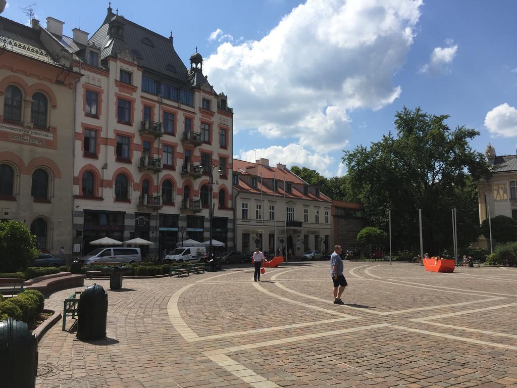 View To The Cracow Basic Apartment Krakow Exterior photo